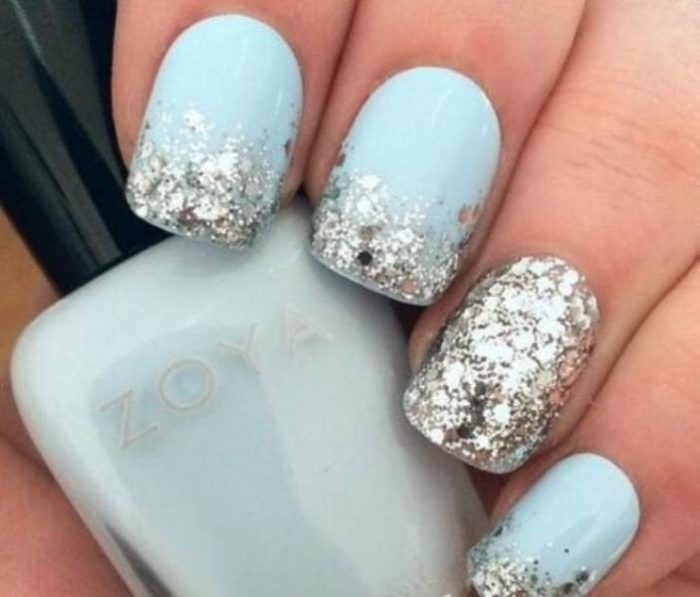 modnye-idei-manikyura-s-blestkami-7-min