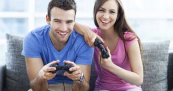 papka-foto-devushka-geymer-gore-v-seme-kakie-igryi-vyibirayut-damyi-para-igraet