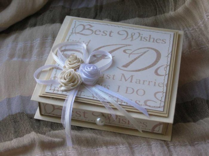 podarok-molodozhenam-ot-roditelej-na-svadbu-tradicionnye-i-neobychnye-varianty-18