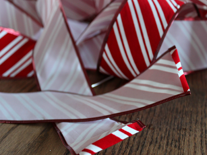 preparing-ribbon-candy-wreath-ends