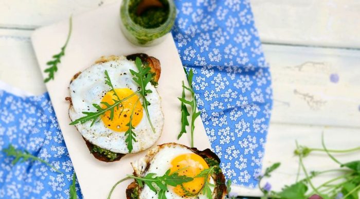 recept-grenki-s-yaitsom-i-pesto