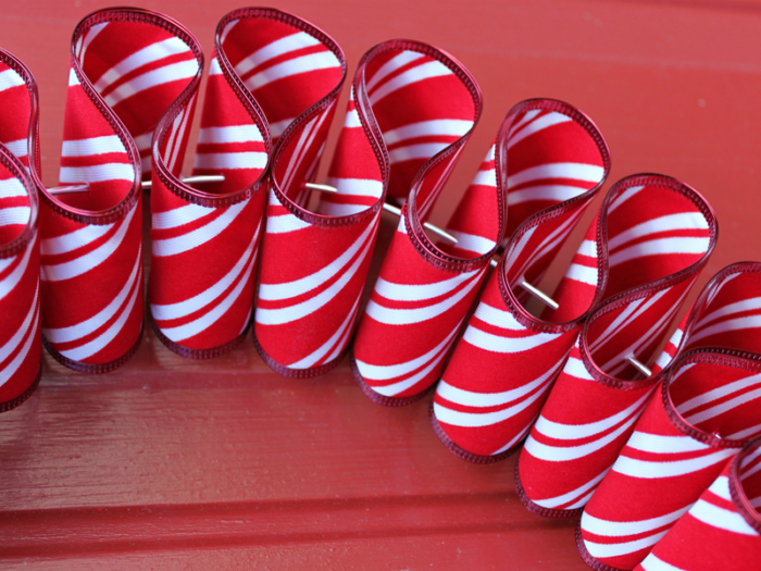 ribbon-candy-wreath-closeup