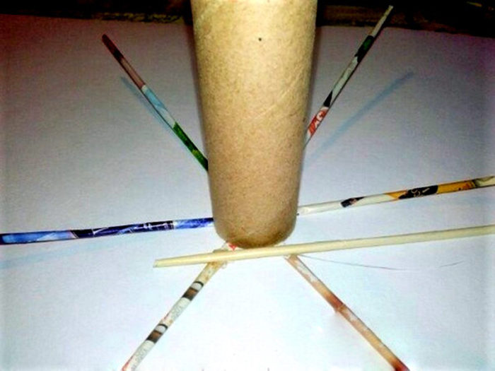 venok-iz-bumazhnyih-trubochek02