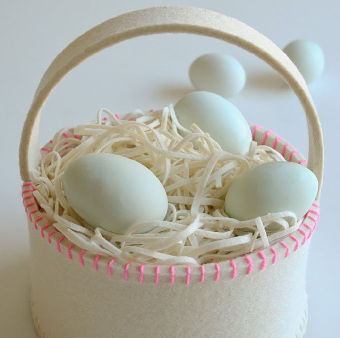 1453810972_podelki-iz-fetra-k-pashe-1