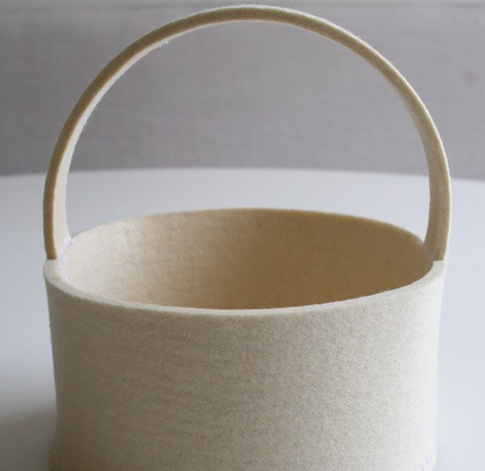 1453810987_podelki-iz-fetra-k-pashe-9