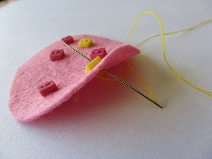 1453810991_podelki-iz-fetra-k-pashe-19