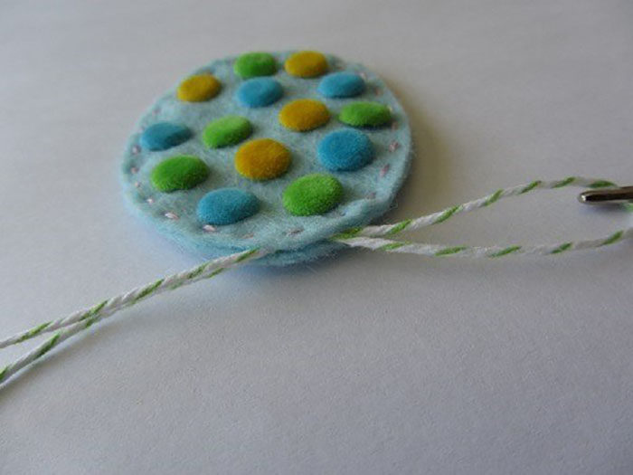 1453811004_podelki-iz-fetra-k-pashe-16