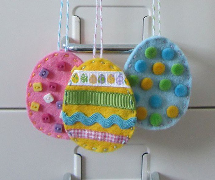 1453811007_podelki-iz-fetra-k-pashe-12