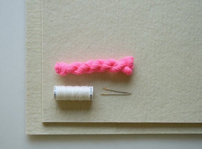 1453811032_podelki-iz-fetra-k-pashe-2