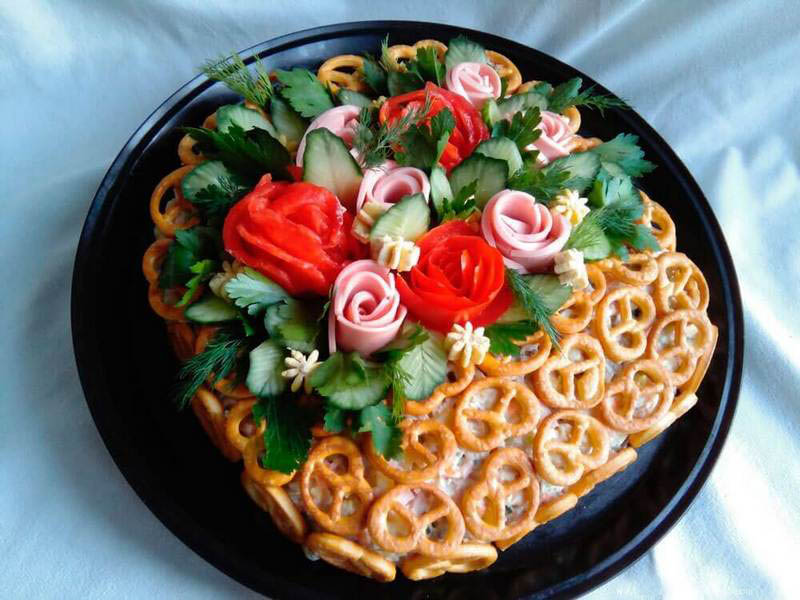 basket-olivier-salad