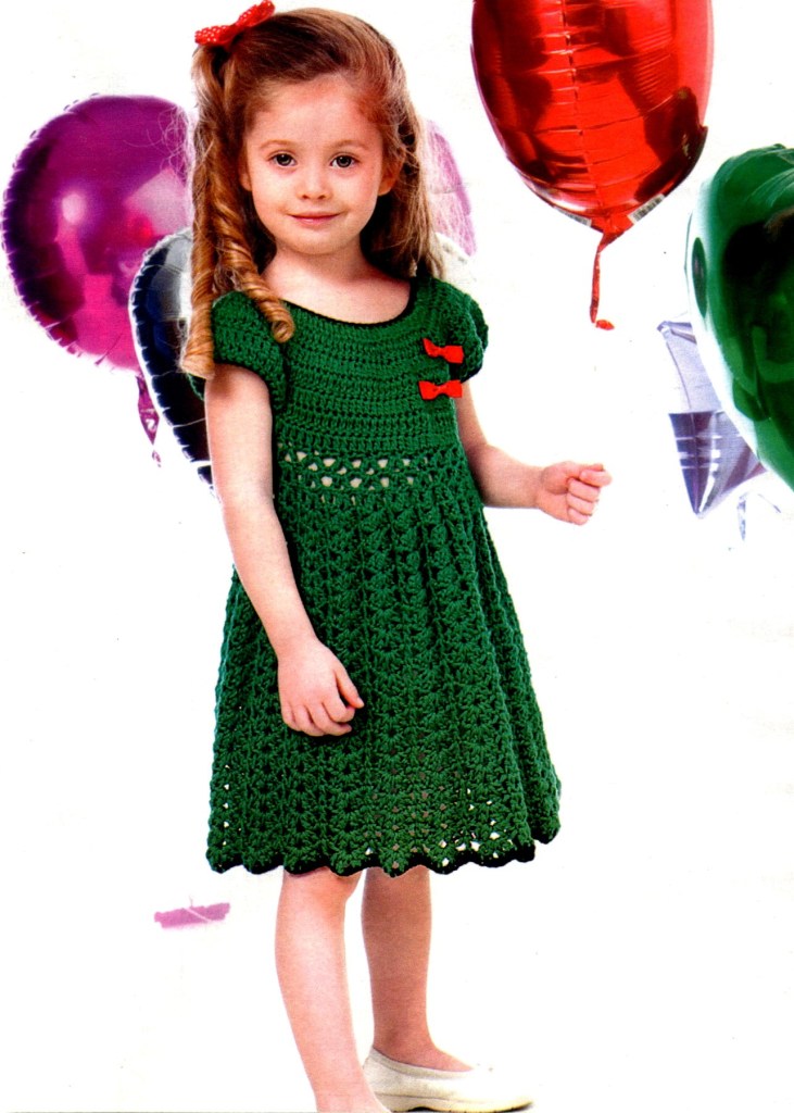 Вязаное платье для девочки 5 лет