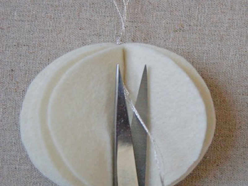 felt-tree-ball-finish7