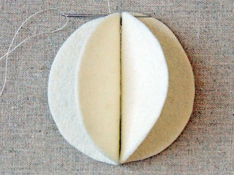 felt-tree-ball-sew2