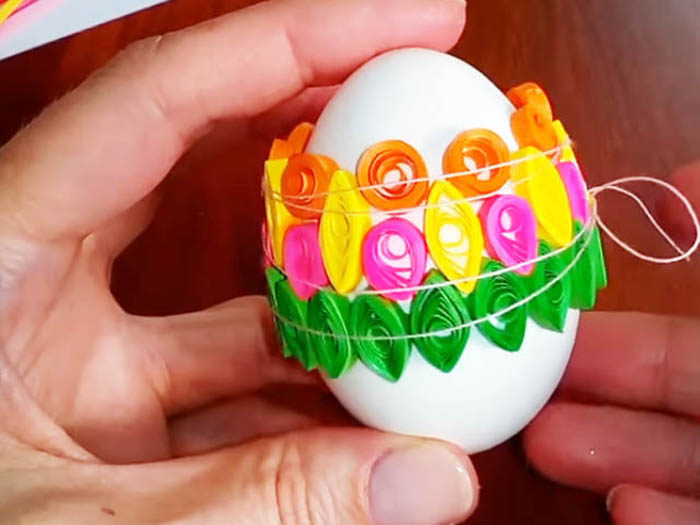 Поделки в садик яйцо. Поделка яйцо. Яйцо из бумаги. Пасхальная поделка в сад. Пасхальное яйцо поделка в школу.