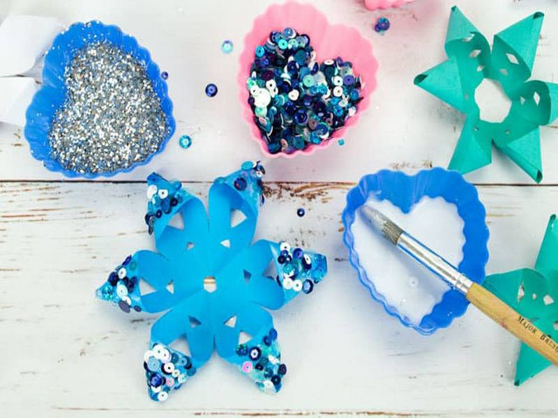 step-8-3d-snowflake-craft