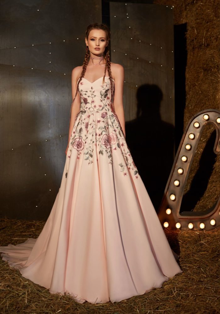 a-siluyet-vipuskogo-platya-2019-sdelaet-lyubuyu-figuru-idealnoi