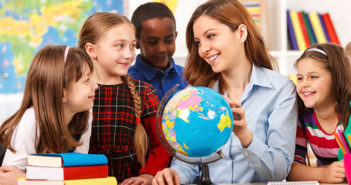 chto-mozhno-podarit-uchitelyu-na-novyj-god-2019-ot-klassa