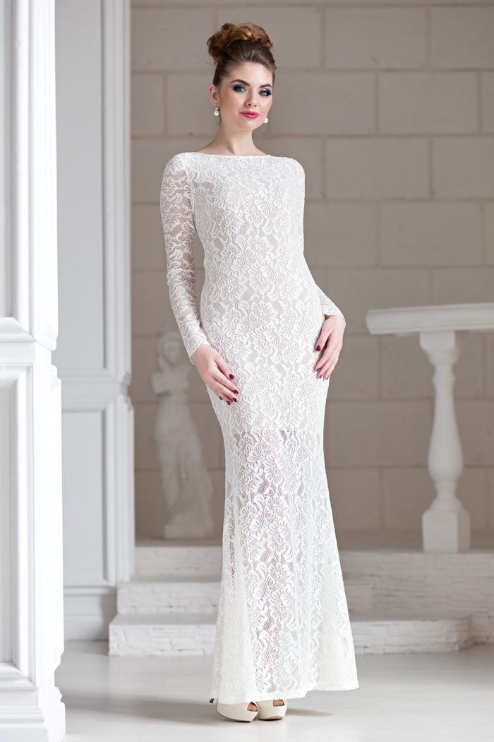 kruzhevnoe-dlinnoe-beloe-plate-otlichnaya-nahodka-dlya-vipusknici-2019