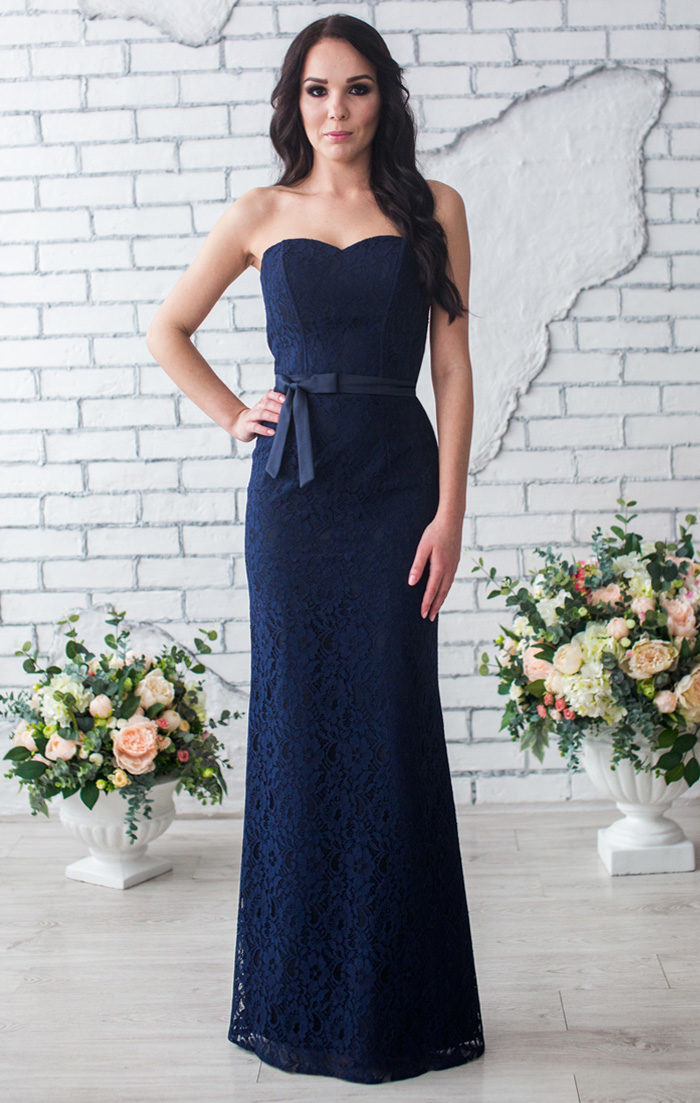 kruzhevnoe-temno-sinee-plate-ukrasit-lyubuyu-vipusknicu-2019