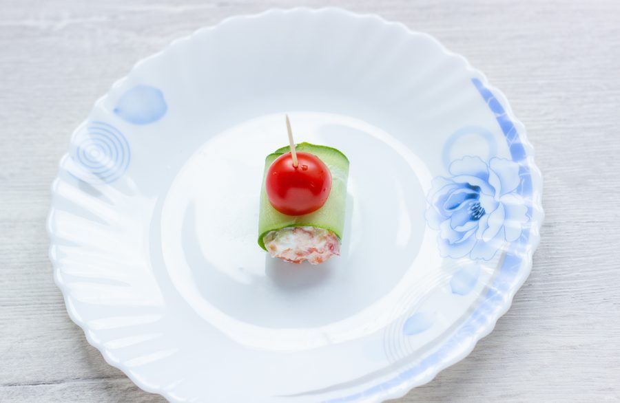 ÐÐ¾Ð»Ð¾Ð¶Ð¸ÑÐµ ÑÐµÑÑÐ¸ ÑÐ²ÐµÑÑÑ Ð½Ð° ÑÑÐ»ÐµÑÐ¸Ðº Ð¸ Ð·Ð°ÐºÑÐµÐ¿Ð¸ÑÐµ Ð·ÑÐ±Ð¾ÑÐ¸ÑÑÐºÐ¾Ð¹.