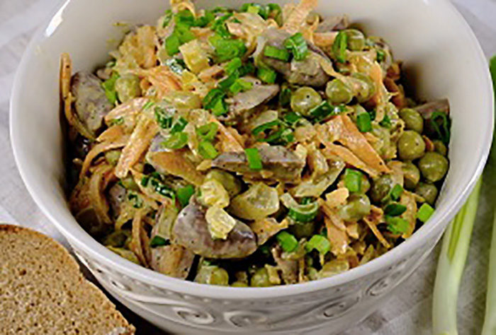 salat-s-kurinyimi-serdechkami