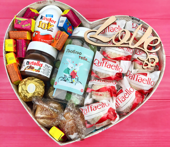 920580939_w640_h640_8vlyublyonnym-570x495