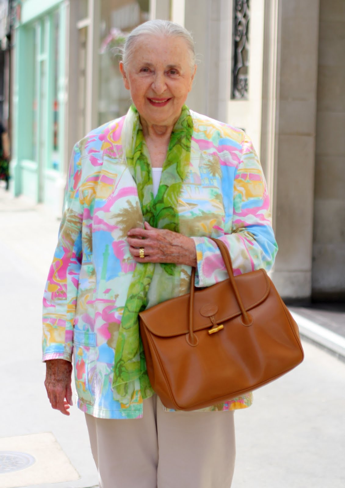 Зрелая бабушка фото. Одежда для бабушек. Мода для пожилых. Летние платья для пожилых. Стильная одежда для пожилых женщин.