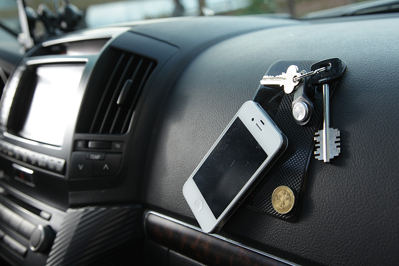 nebolshie-no-vazhnye-aksessuary-dlya-avtomobilej