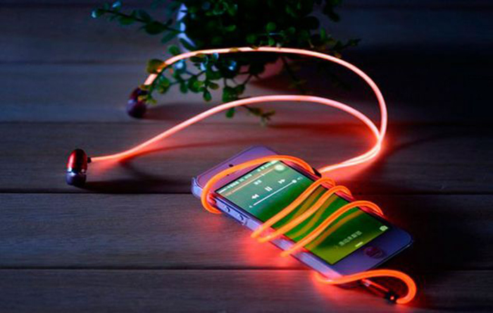 podarok-malchikam-na-23-fevralya-10-11-klass