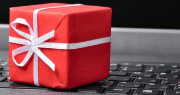 tech-gift-idea-750x346