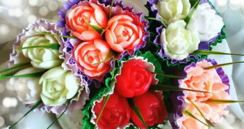 17b75991d0fd6b139e288d4b7162-kosmetika-ruchnoj-raboty-buket-3-tyulpana