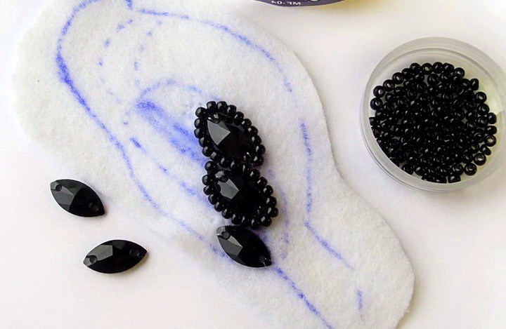 brosh-iz-bisera-svoimi-rukami-12