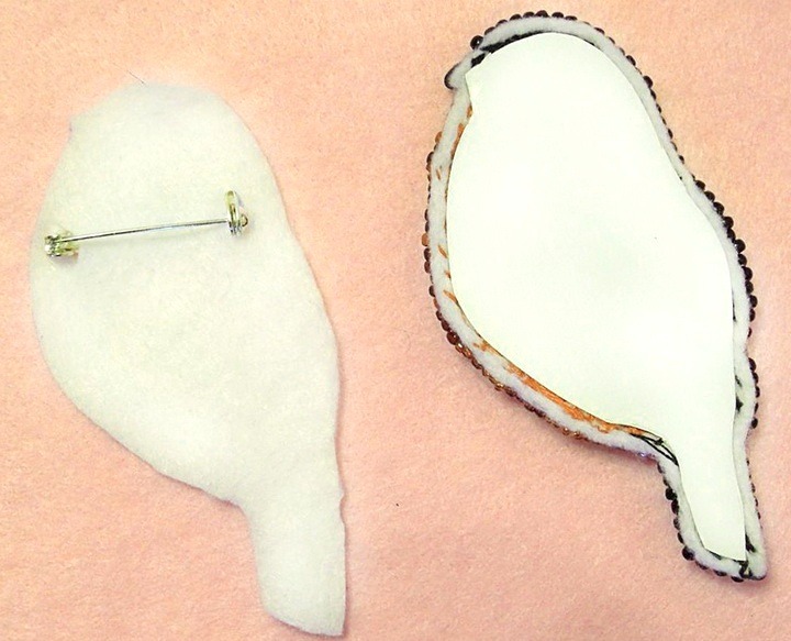 brosh-iz-bisera-svoimi-rukami-17