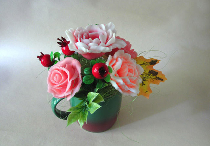 ed0ecd555860dd3ae562dbfa0dak-kosmetika-ruchnoj-raboty-buket-iz-myla-v-kashpo-kruzhke-rozy