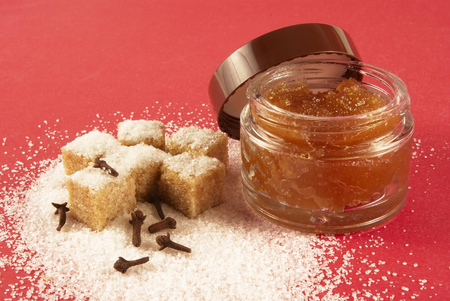 trostnikovyy-sahar-skrab-v-banke-i-specii