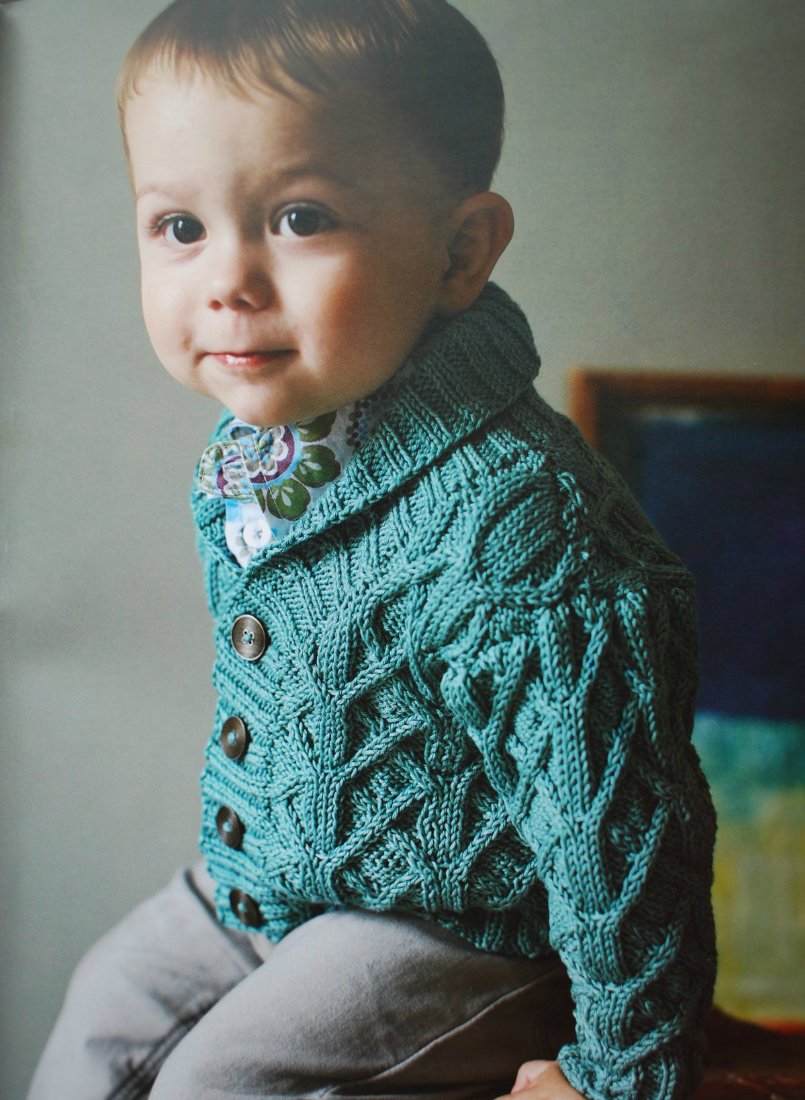 vyazanaya-kofta-dlya-malchika-10