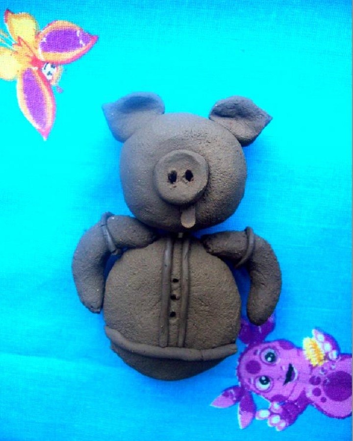 600-porosenok-iz-gliny