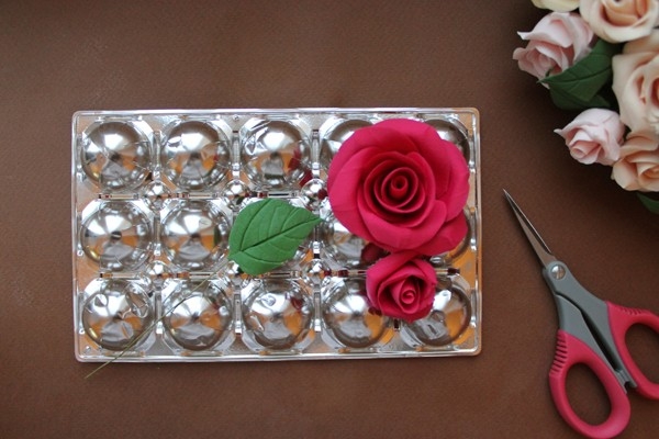 kak-sushit-cvety-i-listya-iz-gliny