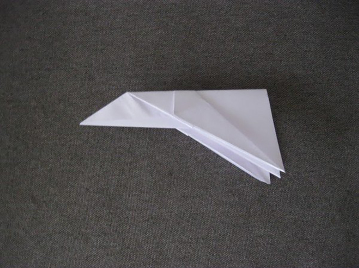 1429803624_istrebitel-iz-bumagi-13