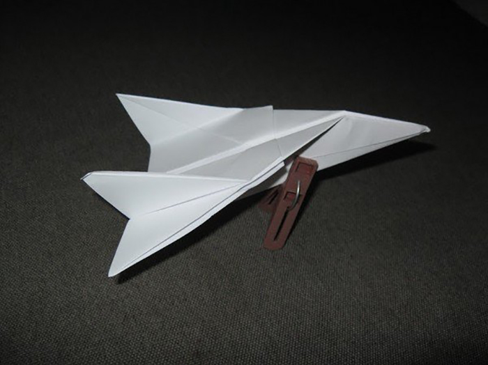 1429803643_istrebitel-iz-bumagi-1