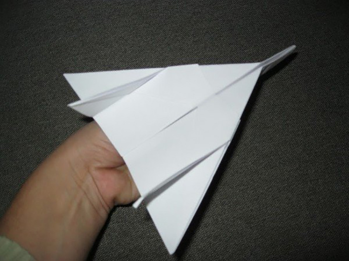 1429803665_istrebitel-iz-bumagi-15