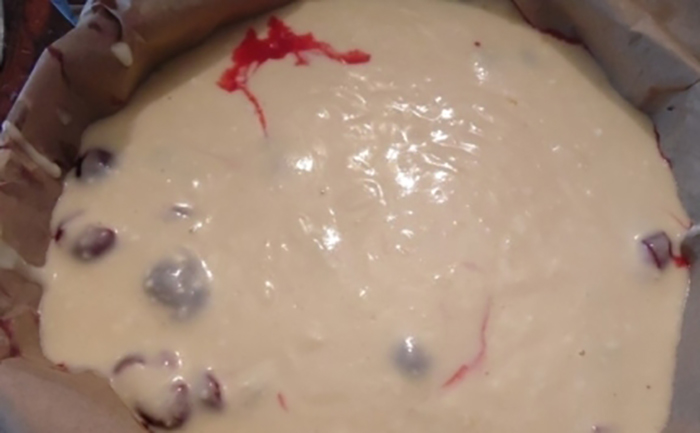 pirog_na_kefire_s_vishnei-338798