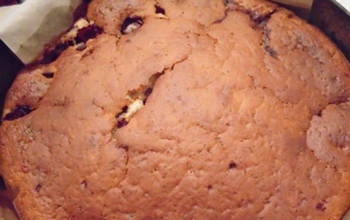 pirog_na_kefire_s_vishnei-338804