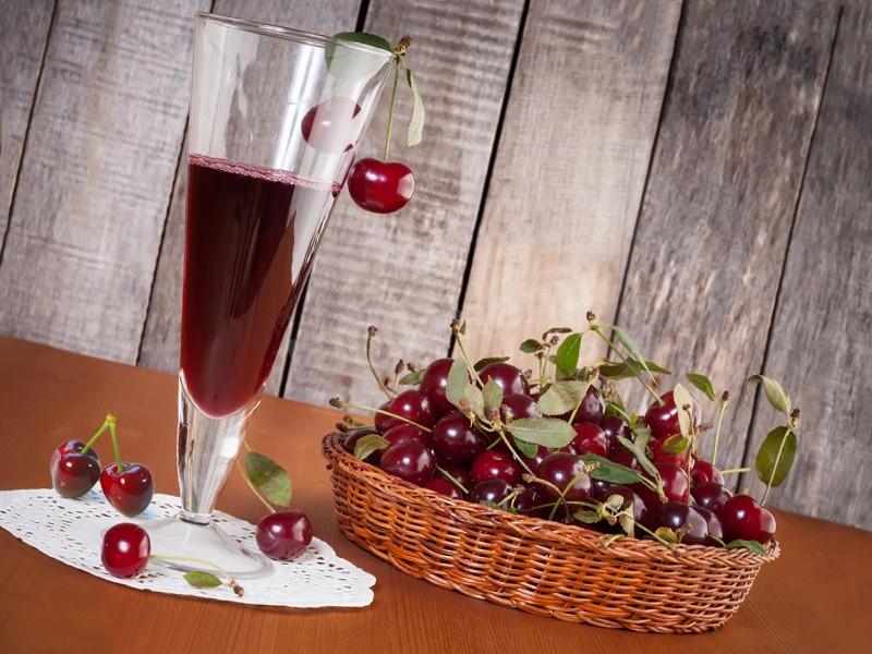 vino-iz-vishni-vino-iz-vishni-s-kostochkami_1506428154_2_max