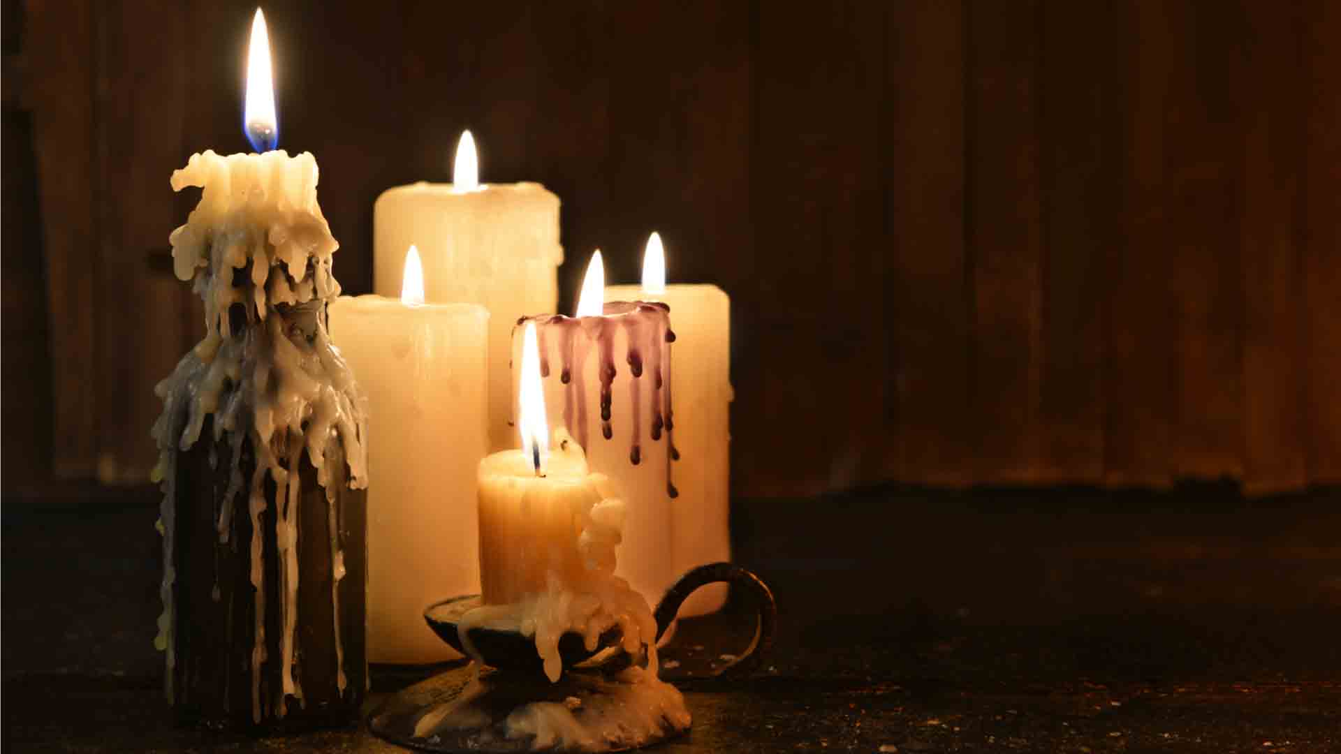 Магия свечей ритуалы. Ритуалы со свечами. Ритуальные свечи. Магические свечи. Свечи для магических ритуалов.