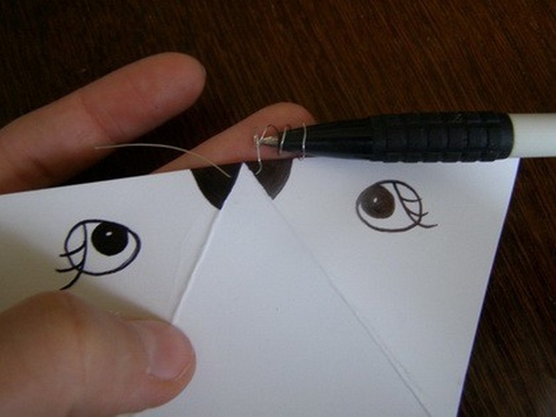 prodevaem-v-otverstiya-provoloku3