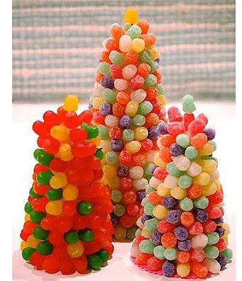 elka_iz_konfet_43870292098206094