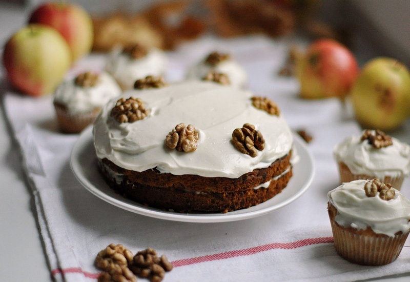 1370103999_yablochnyy-tort-s-klenovym-siropom-16