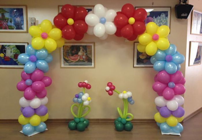 ukrasheniia-sharami-na-den-rozhdeniia-rebenka-5