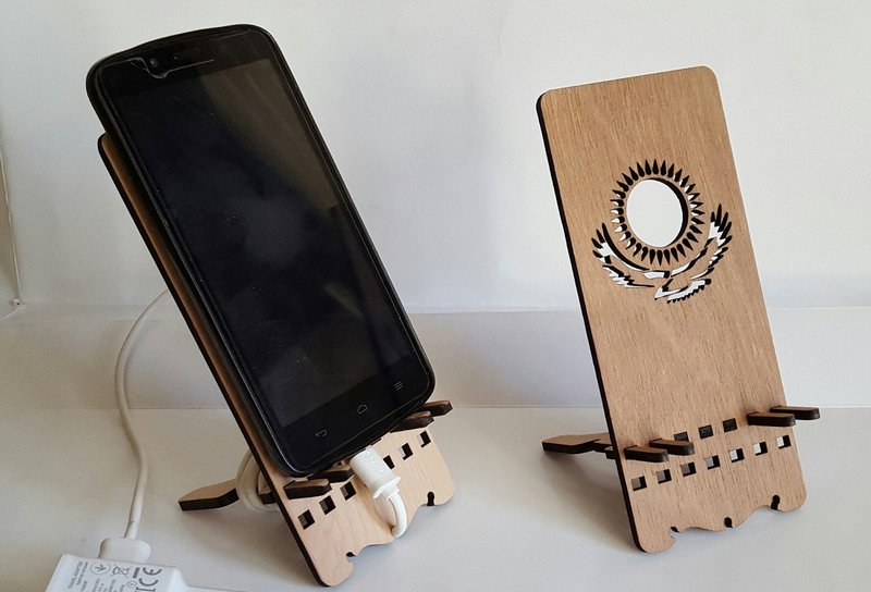 67005645_w640_h640_podstavki-dlya-telefonov